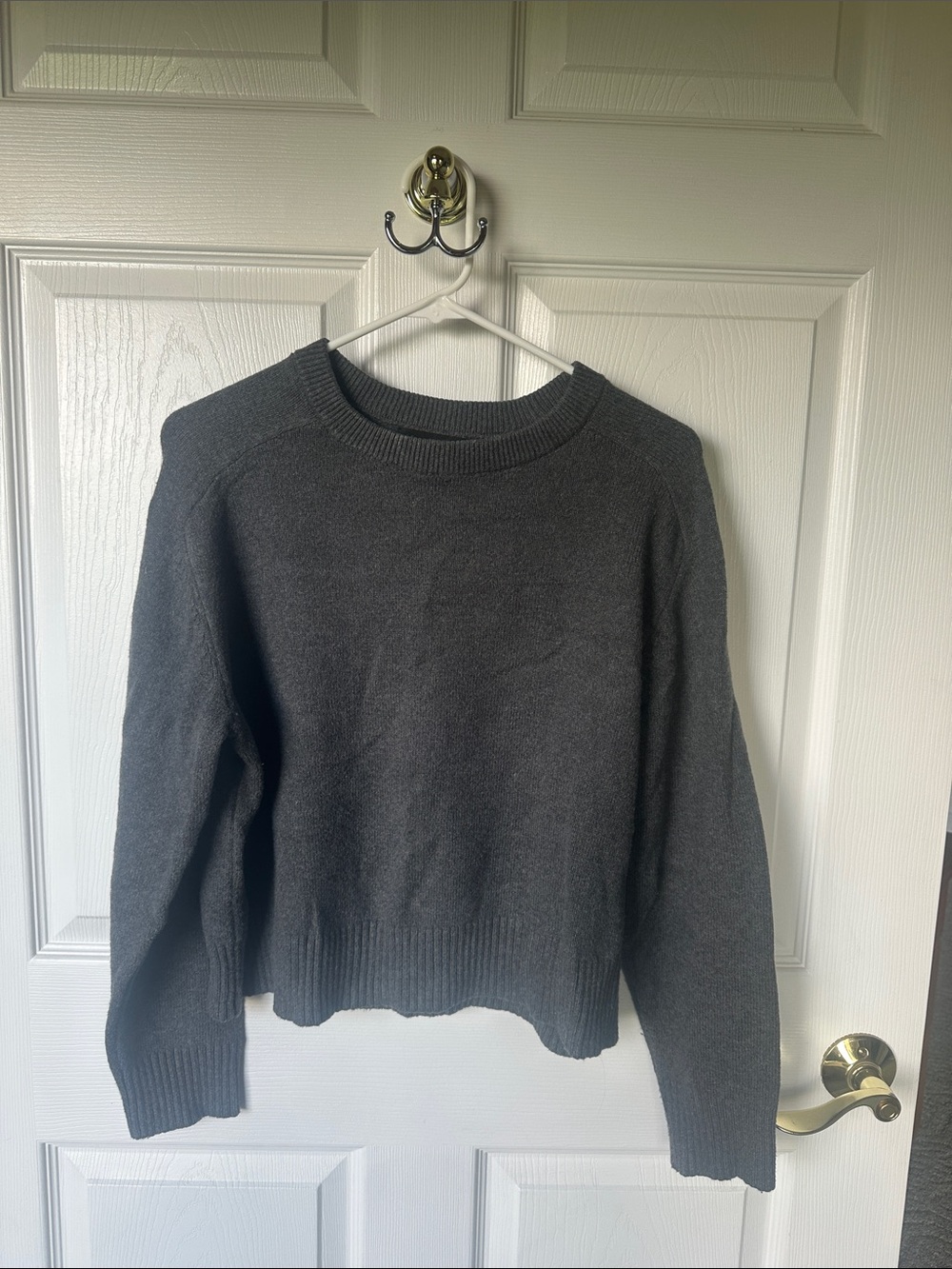 Banana Republic Charcoal Gray Crewneck Sweater small